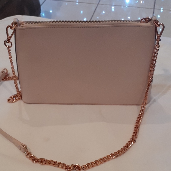 Ted Baker metallic leather crossbody bag. - Picture 3 of 8